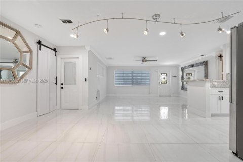 House in Deerfield Beach, Florida 4 bedrooms, 125.6 sq.m. № 2038304 - photo 8