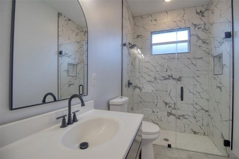 House in Lakeland, Florida 4 bedrooms, 188.41 sq.m. № 2237480 - photo 16