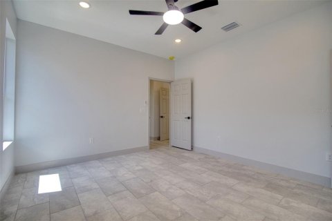 House in Lakeland, Florida 4 bedrooms, 188.41 sq.m. № 2237480 - photo 14