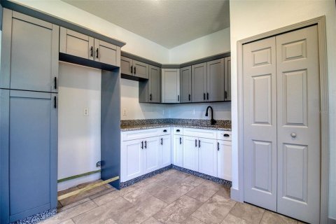 House in Lakeland, Florida 4 bedrooms, 188.41 sq.m. № 2237480 - photo 27