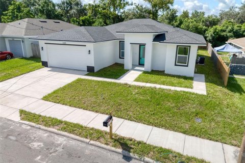 House in Lakeland, Florida 4 bedrooms, 188.41 sq.m. № 2237480 - photo 2