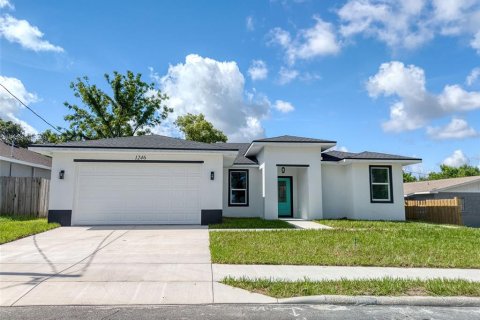 House in Lakeland, Florida 4 bedrooms, 188.41 sq.m. № 2237480