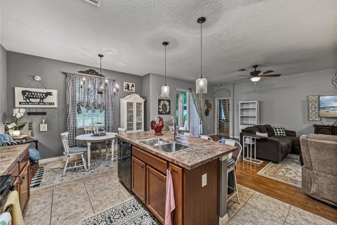 House in Lakeland, Florida 3 bedrooms, 145.58 sq.m. № 1873359 - photo 8