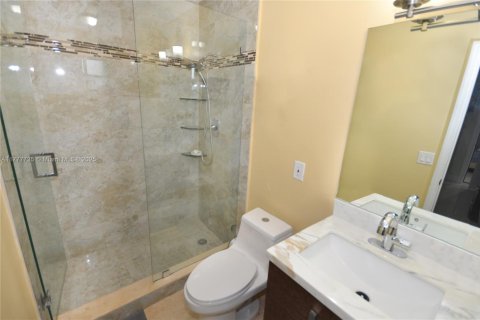 House in Pembroke Pines, Florida 4 bedrooms, 183.85 sq.m. № 1865179 - photo 14