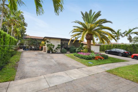 House in Pembroke Pines, Florida 4 bedrooms, 183.85 sq.m. № 1865179 - photo 2