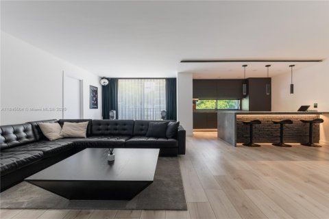 Condo in Sunny Isles Beach, Florida, 2 bedrooms  № 1842360 - photo 29