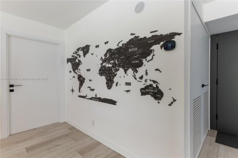 Condo in Sunny Isles Beach, Florida, 2 bedrooms  № 1842360 - photo 13