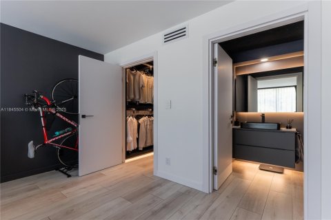Condo in Sunny Isles Beach, Florida, 2 bedrooms  № 1842360 - photo 6