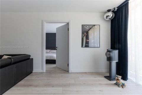 Condo in Sunny Isles Beach, Florida, 2 bedrooms  № 1842360 - photo 18