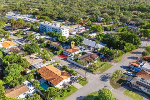 House in Miami, Florida 3 bedrooms, 119.84 sq.m. № 2000958 - photo 5