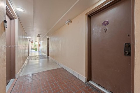 Condo in Miami, Florida, 2 bedrooms № 2241725