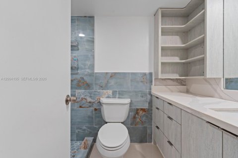 Condo in Miami, Florida, 2 bedrooms № 2241725 - photo 21