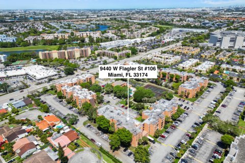 Condo in Miami, Florida, 2 bedrooms № 2241725 - photo 25