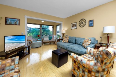 Copropriété à vendre à Clearwater, Floride: 2 chambres, 83.61 m2 № 1913736 - photo 2