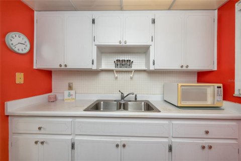 Copropriété à vendre à Clearwater, Floride: 2 chambres, 83.61 m2 № 1913736 - photo 15