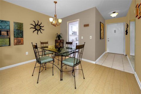Copropriété à vendre à Clearwater, Floride: 2 chambres, 83.61 m2 № 1913736 - photo 11