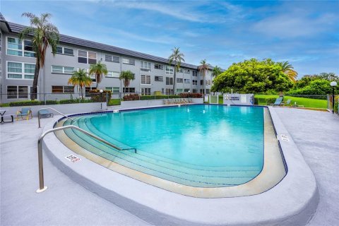 Copropriété à vendre à Clearwater, Floride: 2 chambres, 83.61 m2 № 1913736 - photo 4