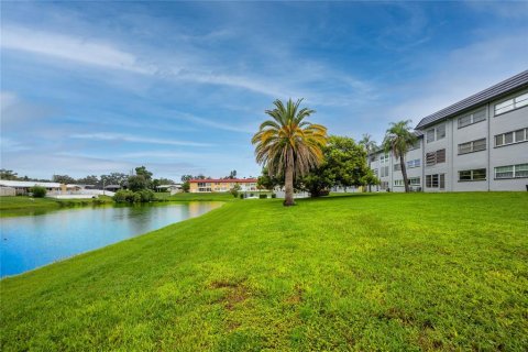Copropriété à vendre à Clearwater, Floride: 2 chambres, 83.61 m2 № 1913736 - photo 5