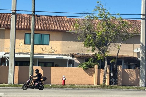 Condo in Hialeah, Florida, 3 bedrooms  № 2051444 - photo 8