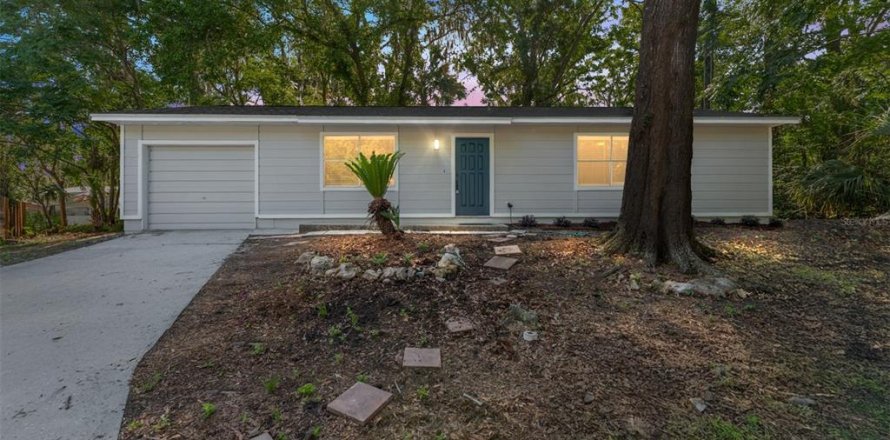 House in Gainesville, Florida 2 bedrooms, 98.66 sq.m. № 2122640