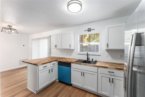House in Gainesville, Florida 2 bedrooms, 98.66 sq.m. № 2122640 - photo 8