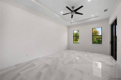 House in Punta Gorda, Florida 3 bedrooms, 196.3 sq.m. № 1827752 - photo 17