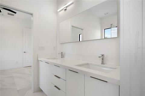 House in Punta Gorda, Florida 3 bedrooms, 196.3 sq.m. № 1827752 - photo 28
