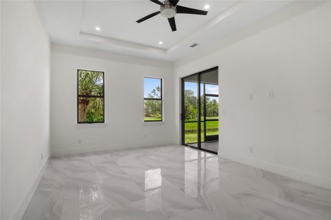 House in Punta Gorda, Florida 3 bedrooms, 196.3 sq.m. № 1827752 - photo 18