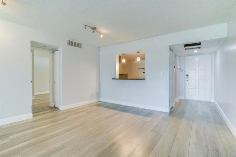 Condominio en alquiler en Pompano Beach, Florida, 2 dormitorios, 102.19 m2 № 2250806 - foto 5