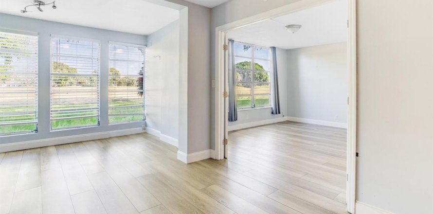 Condominio en Pompano Beach, Florida, 2 dormitorios  № 2250806