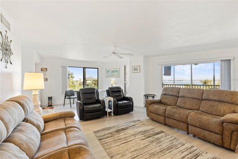Condo in Punta Gorda, Florida, 3 bedrooms  № 2103267 - photo 16