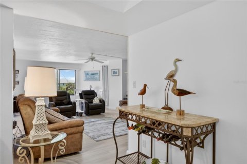 Condo in Punta Gorda, Florida, 3 bedrooms  № 2103267 - photo 15