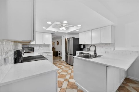 Condo in Punta Gorda, Florida, 3 bedrooms  № 2103267 - photo 5