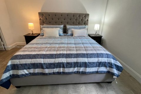 Снять в аренду кондоминиум в Холливуд, Флорида 1 спальня, 81.2м2, № 2027836 - фото 8