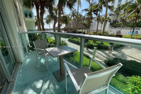 Снять в аренду кондоминиум в Холливуд, Флорида 1 спальня, 81.2м2, № 2027836 - фото 6