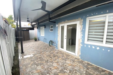 Купить виллу или дом в Суитуотер, Флорида 3 спальни, 108.97м2, № 1890938 - фото 15