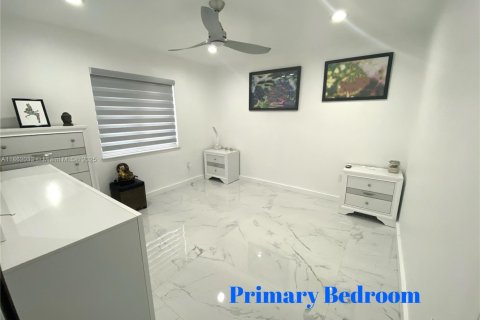 House in Sweetwater, Florida 3 bedrooms, 108.97 sq.m. № 1890938 - photo 5