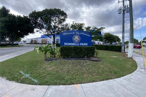 Купить виллу или дом в Суитуотер, Флорида 3 спальни, 108.97м2, № 1890938 - фото 24