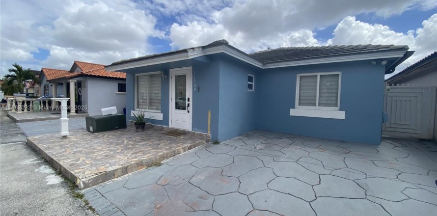House in Sweetwater, Florida 3 bedrooms, 108.97 sq.m. № 1890938