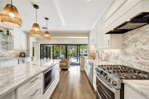 Купить виллу или дом в Форт-Лодердейл, Флорида 3 спальни, 252.88м2, № 2065245 - фото 8