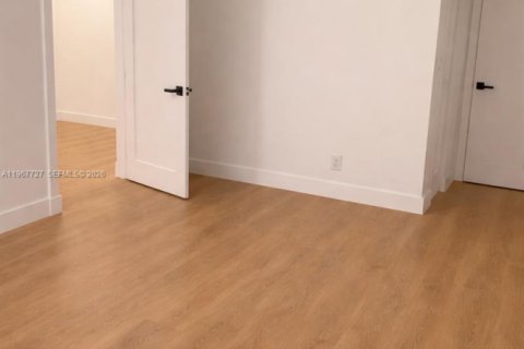 Copropriété à louer à North Miami Beach, Floride: 1 chambre, 74.6 m2 № 2029408 - photo 4