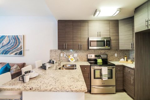 Villa ou maison à louer à Miami, Floride: 2 chambres, 69.68 m2 № 1973715 - photo 2