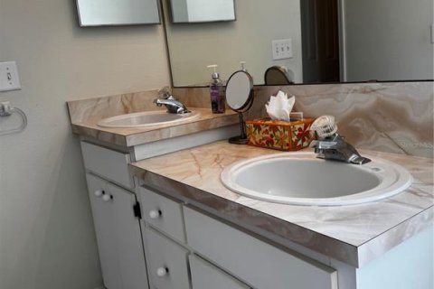 Villa ou maison à vendre à Tampa, Floride: 3 chambres, 142.88 m2 № 2210989 - photo 3