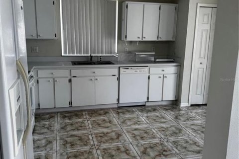 Villa ou maison à vendre à Tampa, Floride: 3 chambres, 142.88 m2 № 2210989 - photo 13