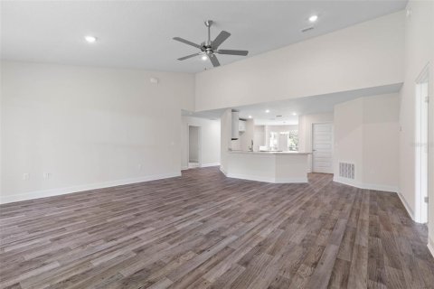 House in Palm Coast, Florida 4 bedrooms, 180.14 sq.m. № 1543565 - photo 7