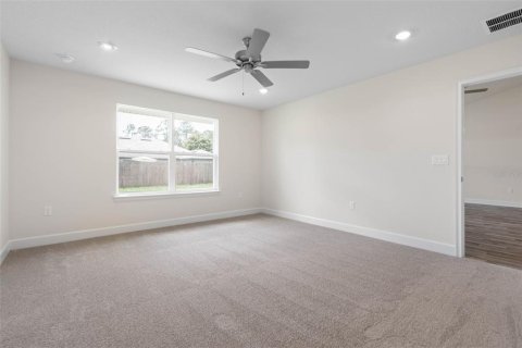 House in Palm Coast, Florida 4 bedrooms, 180.14 sq.m. № 1543565 - photo 17