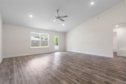 House in Palm Coast, Florida 4 bedrooms, 180.14 sq.m. № 1543565 - photo 6