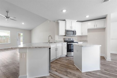 House in Palm Coast, Florida 4 bedrooms, 180.14 sq.m. № 1543565 - photo 10