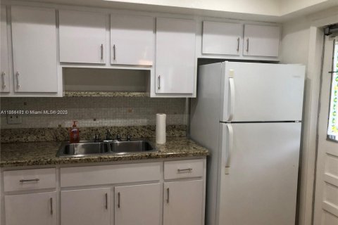 Купить кондоминиум в Холливуд, Флорида 2 спальни, 86.4м2, № 1962771 - фото 6