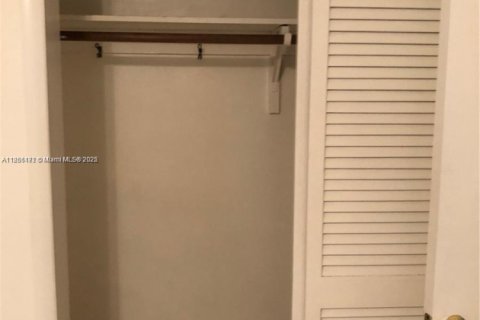 Купить кондоминиум в Холливуд, Флорида 2 спальни, 86.4м2, № 1962771 - фото 12